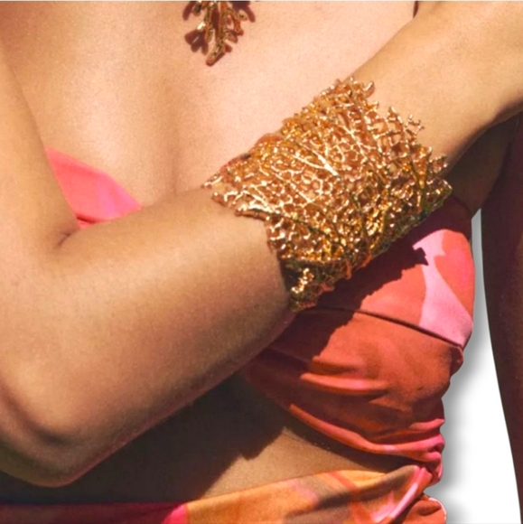 ZARA Coral Cuff Bracelet - Picture 2 of 16